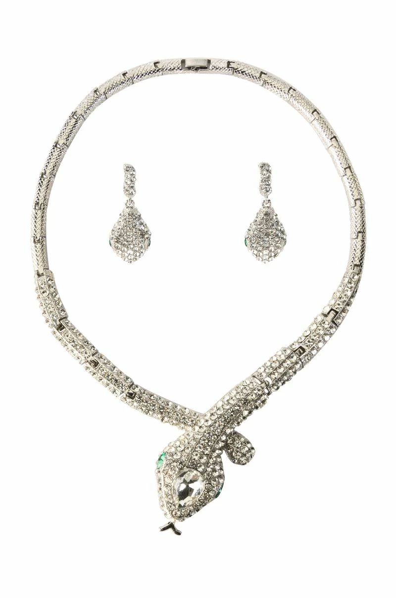 GREEN WITH NO ENVY NECKLACE AND EARRING SET