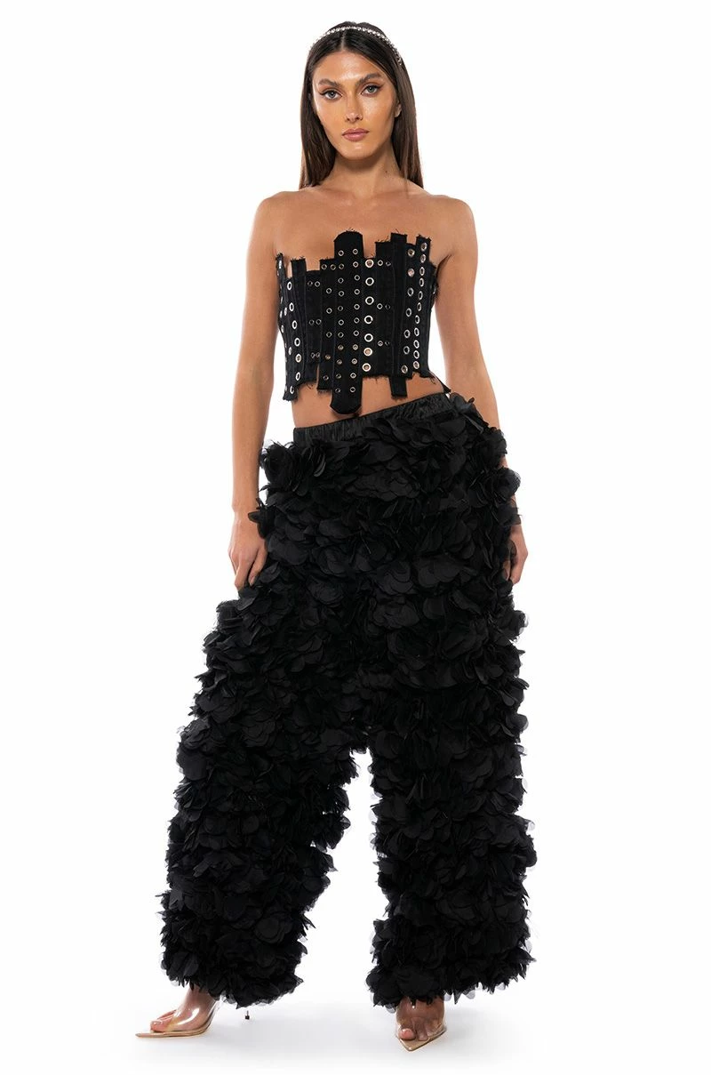GARDEN OF EDEN APPLIQUE PANTS IN BLACK - Image 3