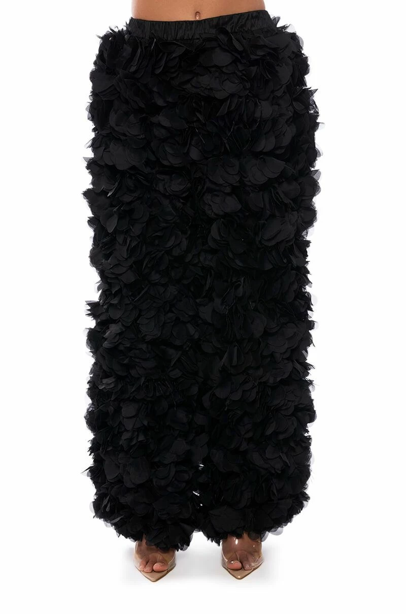 GARDEN OF EDEN APPLIQUE PANTS IN BLACK - Image 4