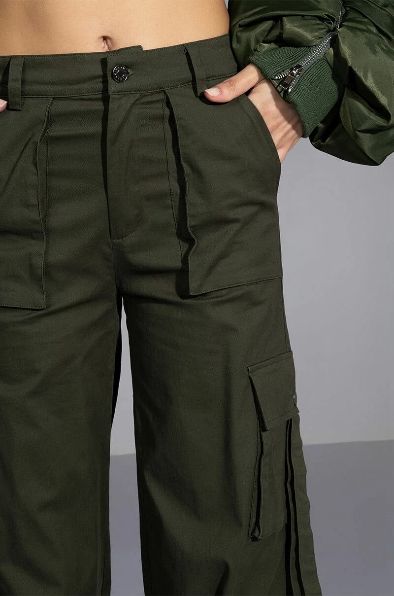 IT IS BACK CARGO PANTS - Image 4