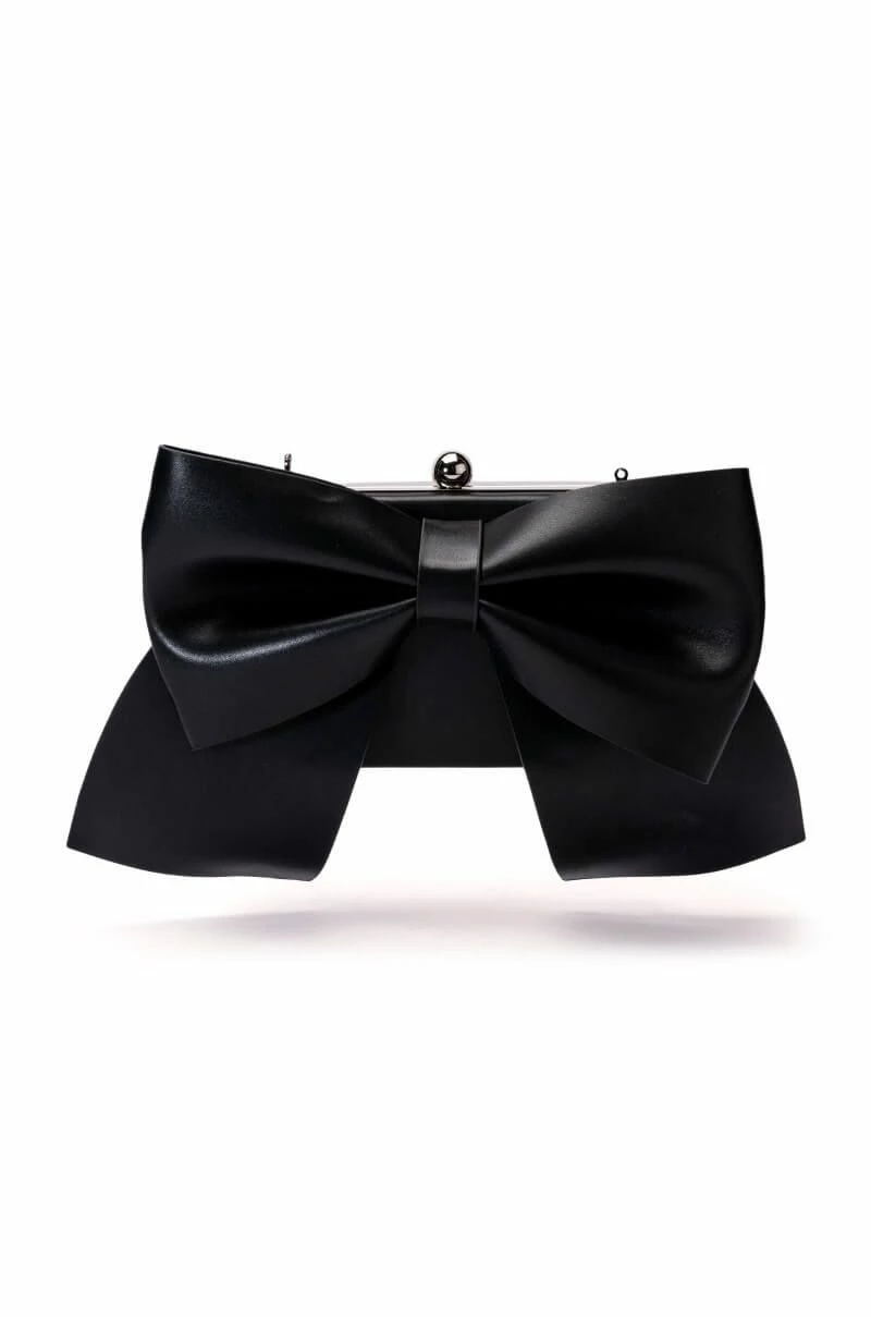 SITTING PRETTY FAUX LEATHER CLUTCH